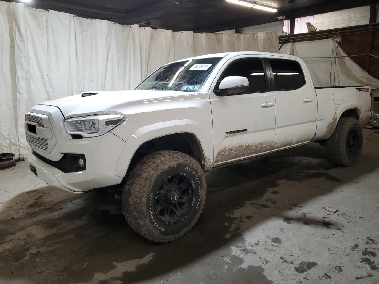 2017 TOYOTA TACOMA DOU