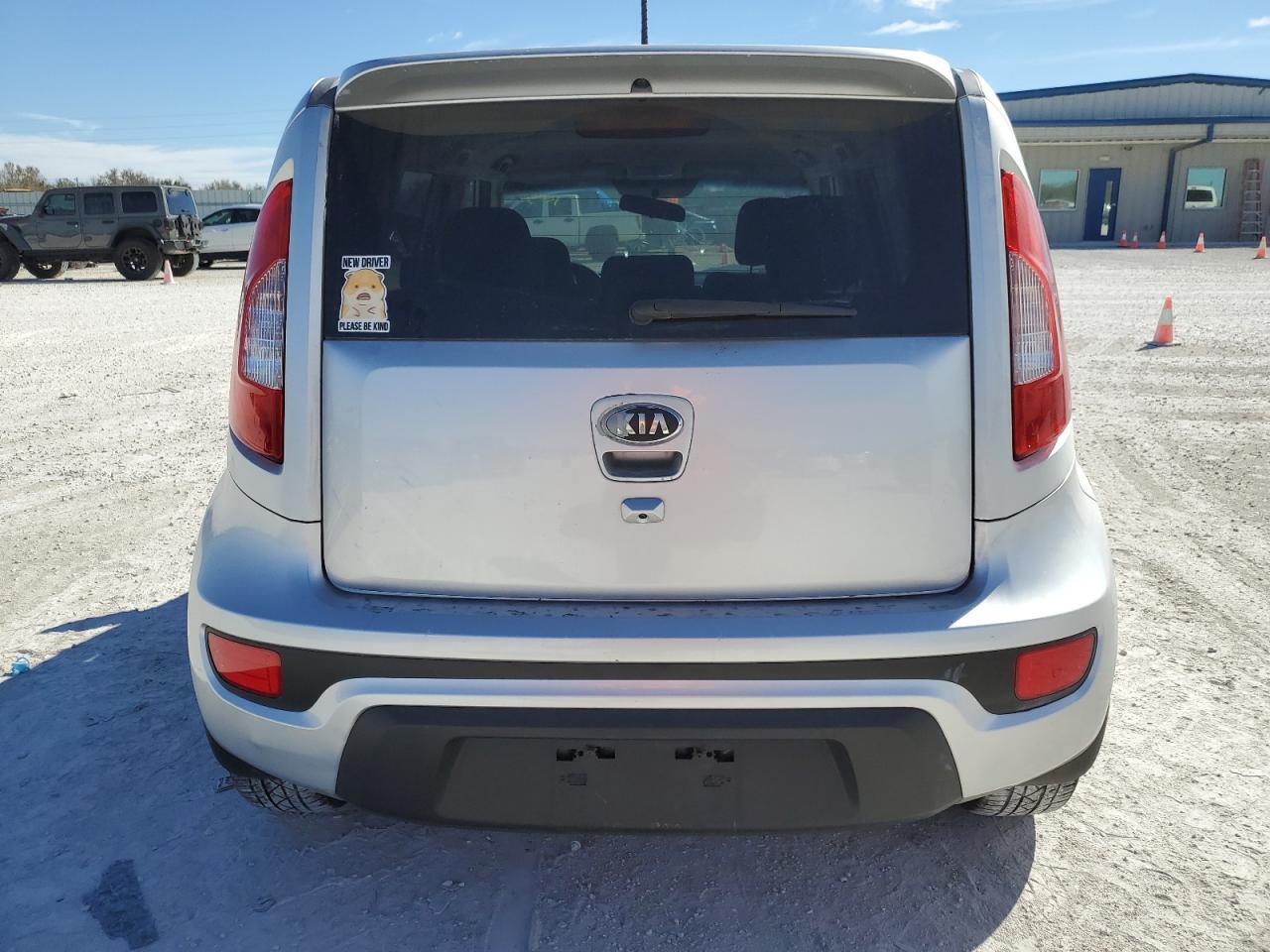 2013 KIA SOUL + - Image 6