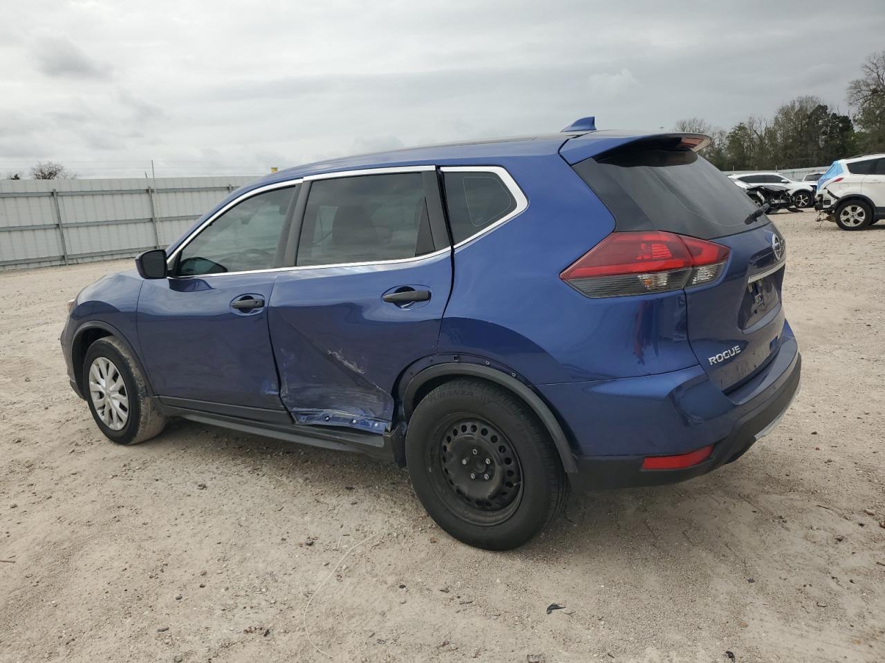 2018 NISSAN ROGUE S - Фото 2