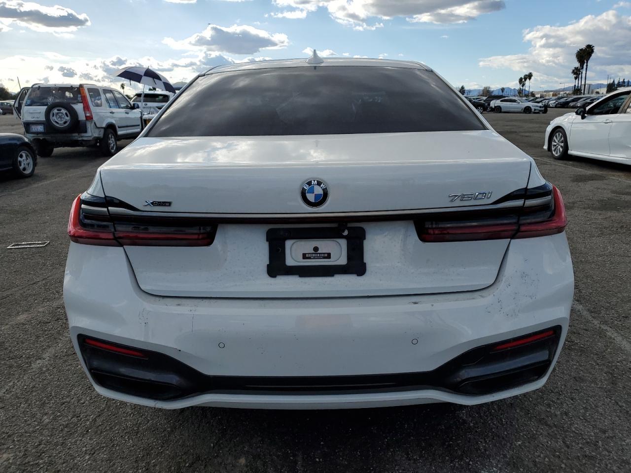 2020 BMW 750 XI - Фото 6