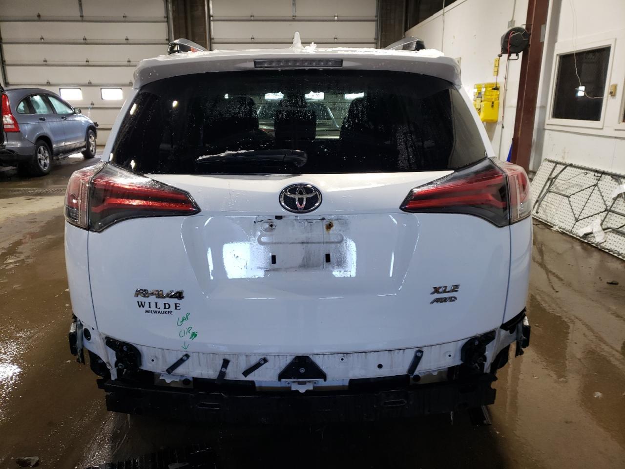 2017 TOYOTA RAV4 XLE - Image 6