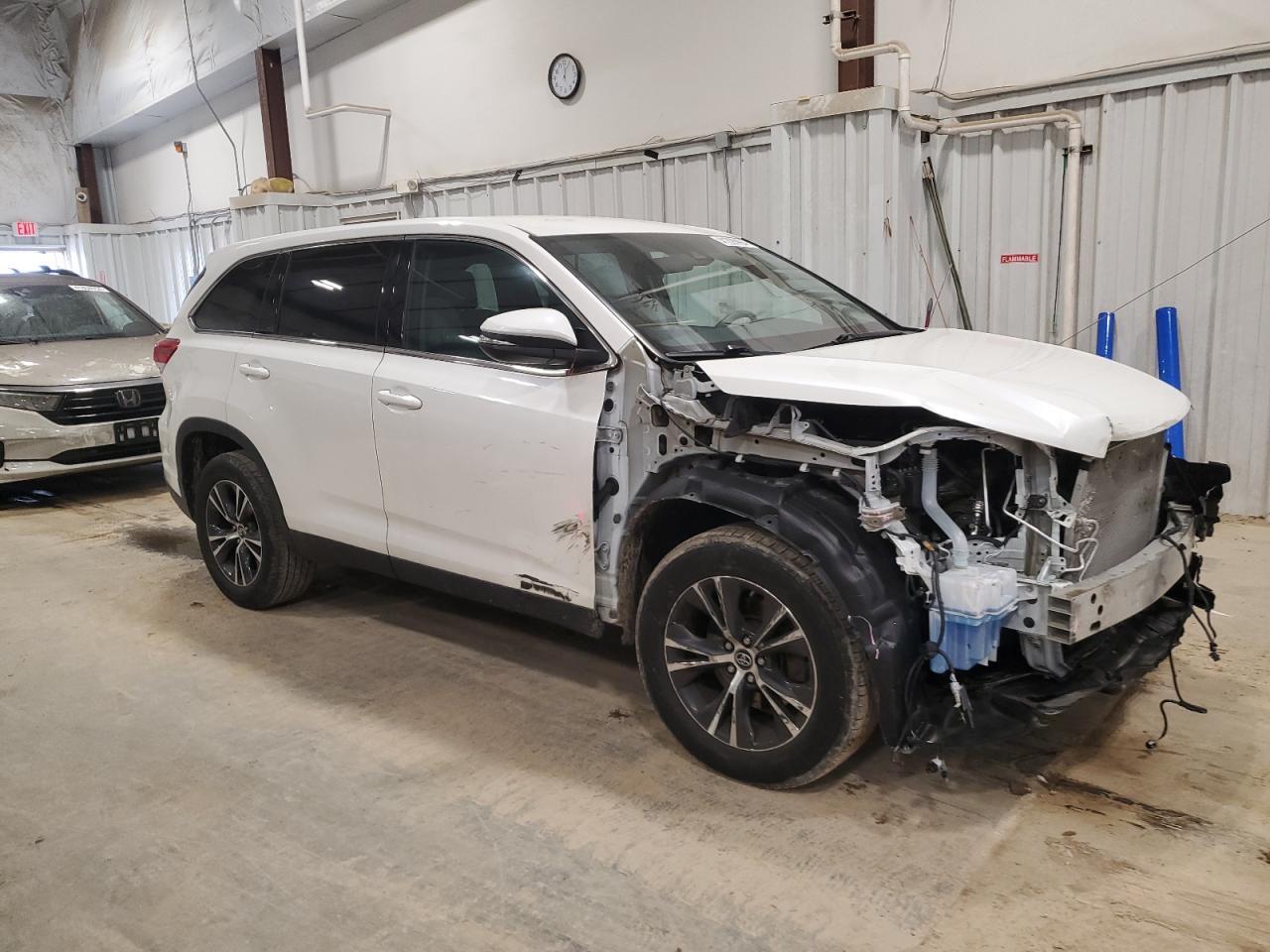 2019 TOYOTA HIGHLANDER - Image 4