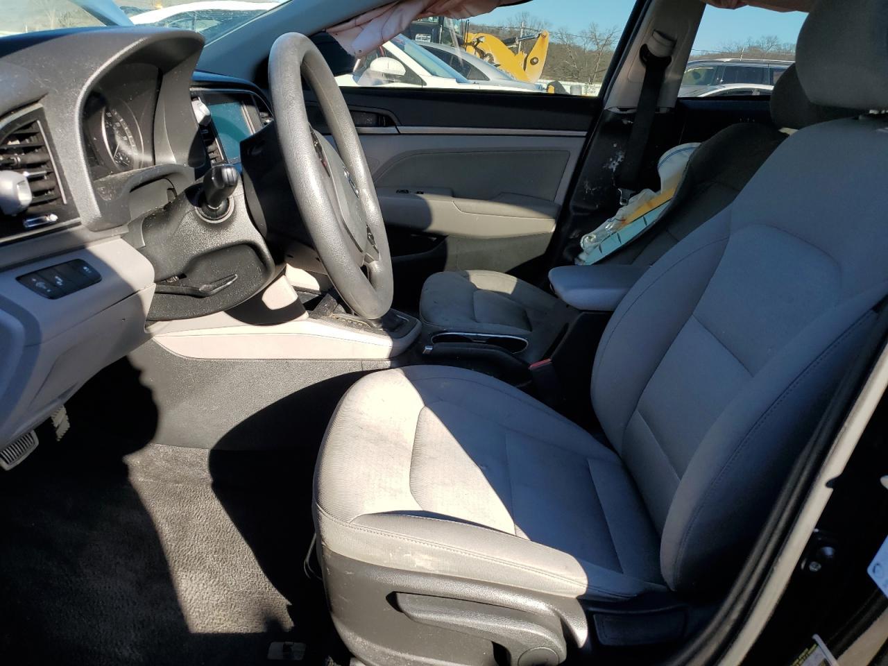 2018 HYUNDAI ELANTRA SE - Фото 7