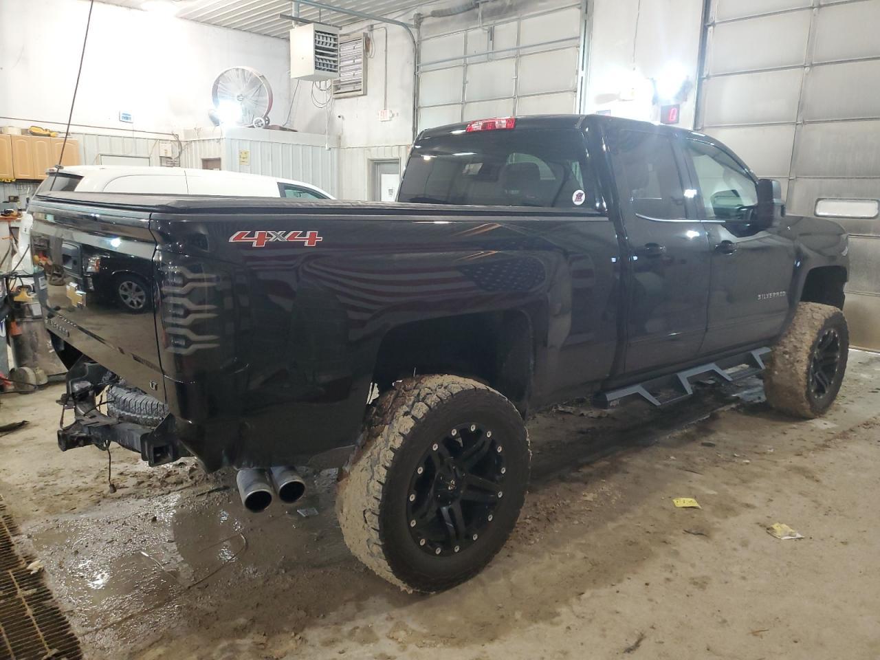 2017 CHEVROLET SILVERADO - Фото 3