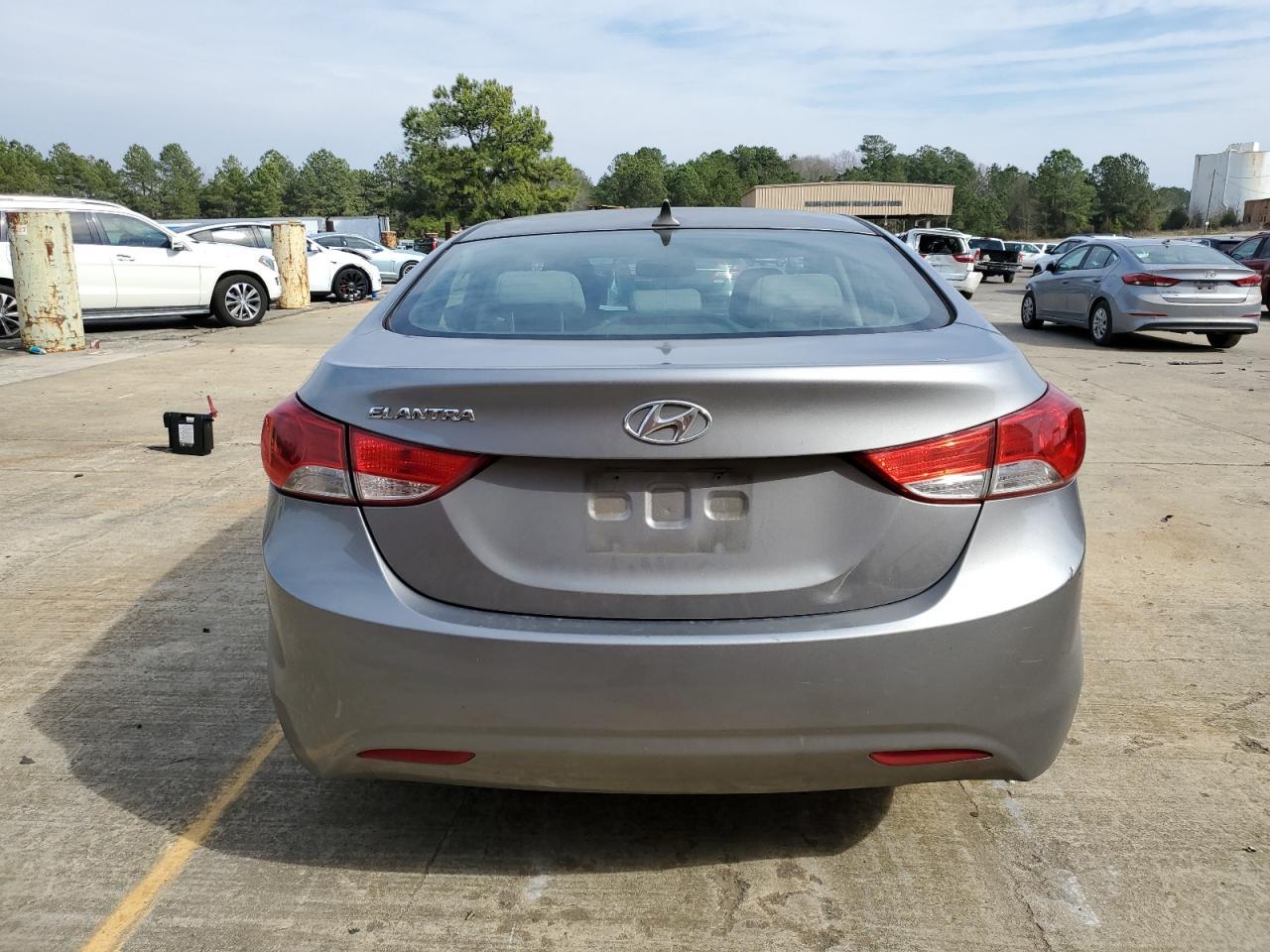2013 HYUNDAI ELANTRA GL - Image 6