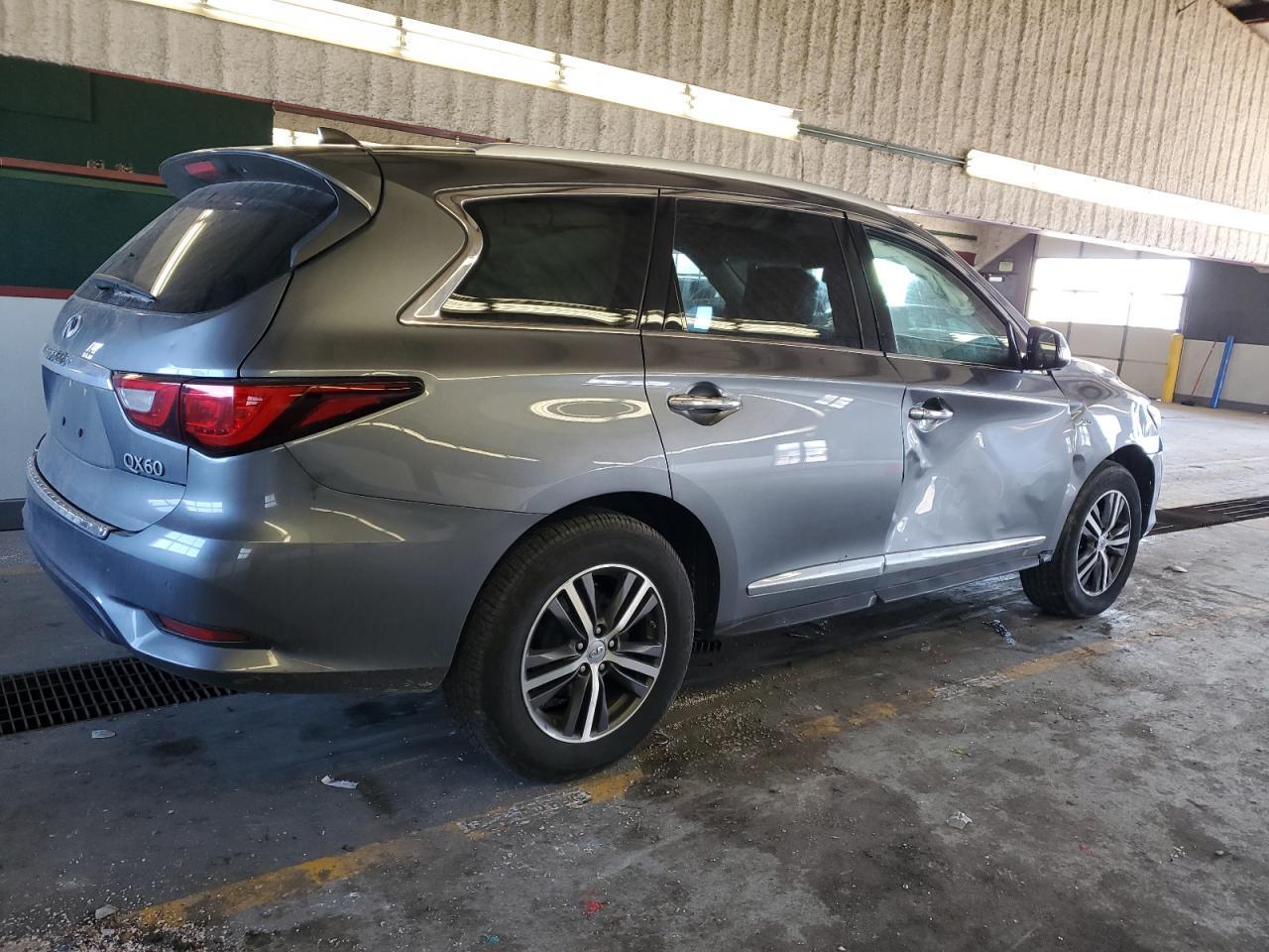 2017 INFINITI QX60 - Image 3