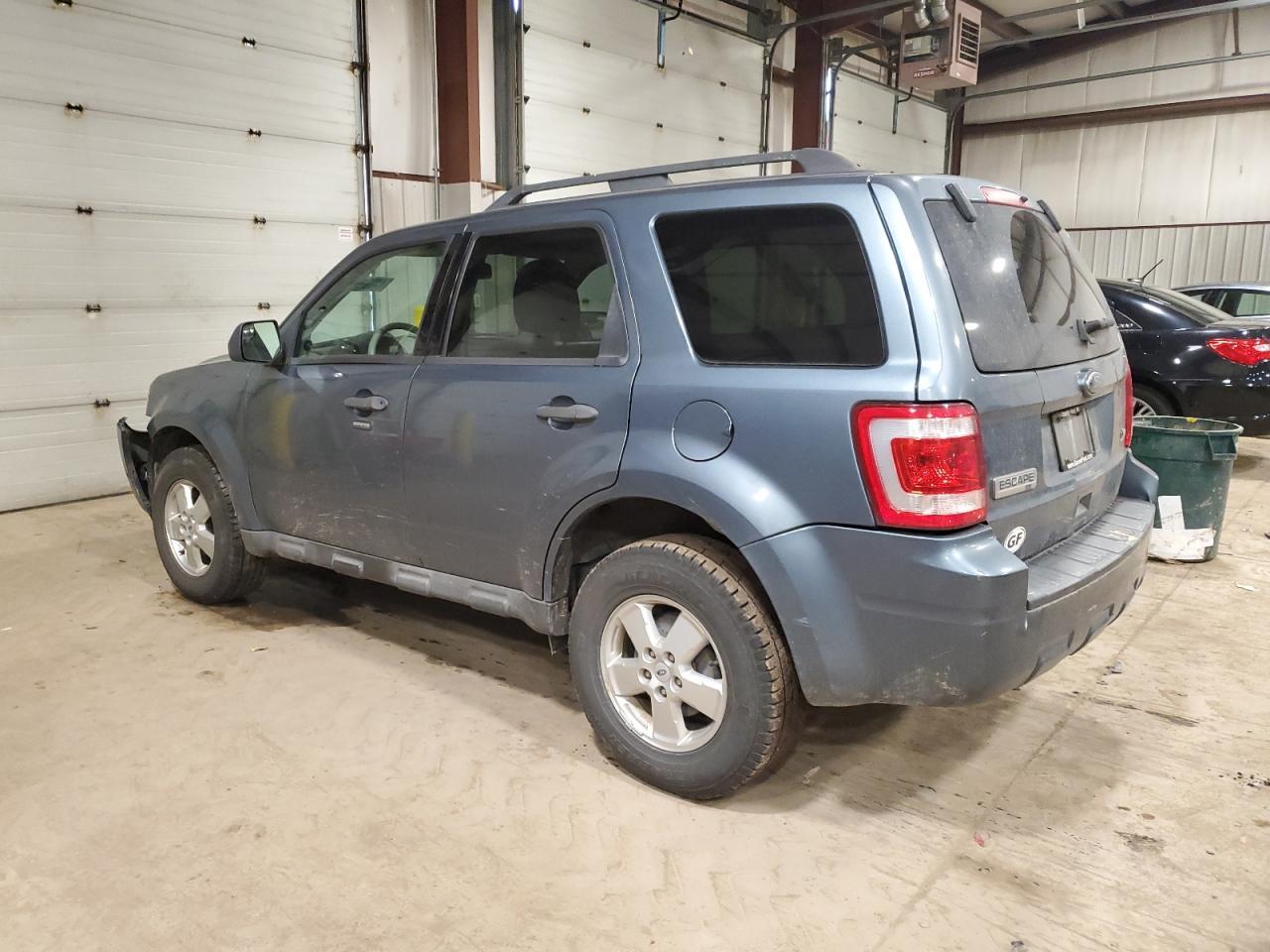 2010 FORD ESCAPE XLT - Фото 2