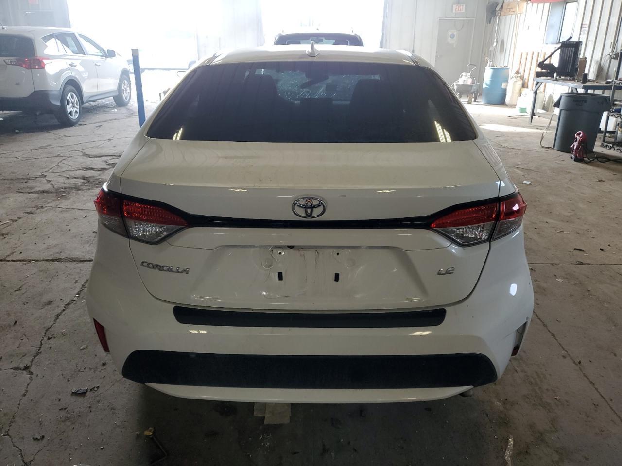 2021 TOYOTA COROLLA LE - Фото 6