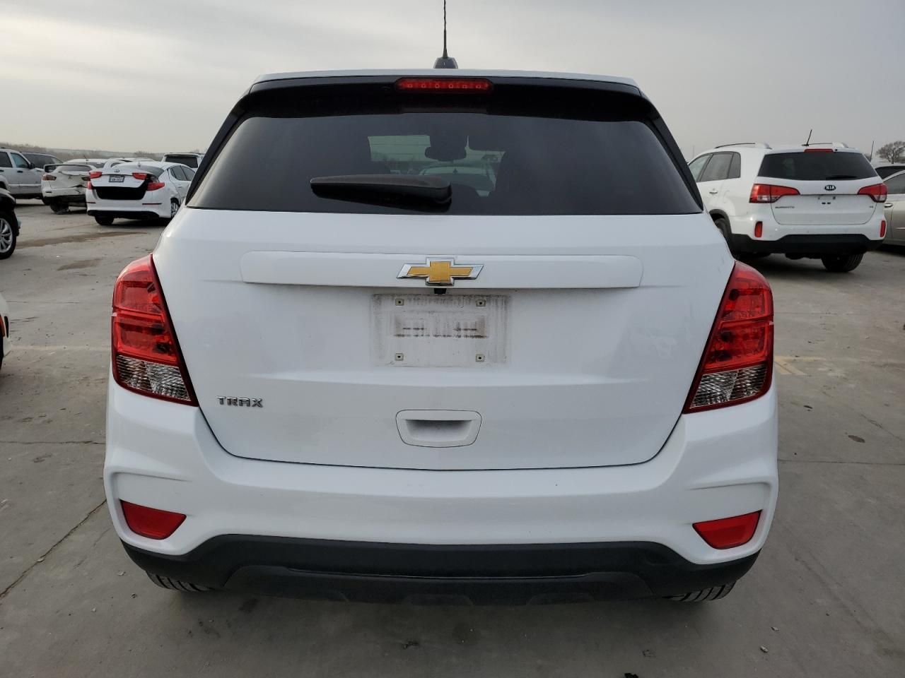 2021 CHEVROLET TRAX LS - Image 6