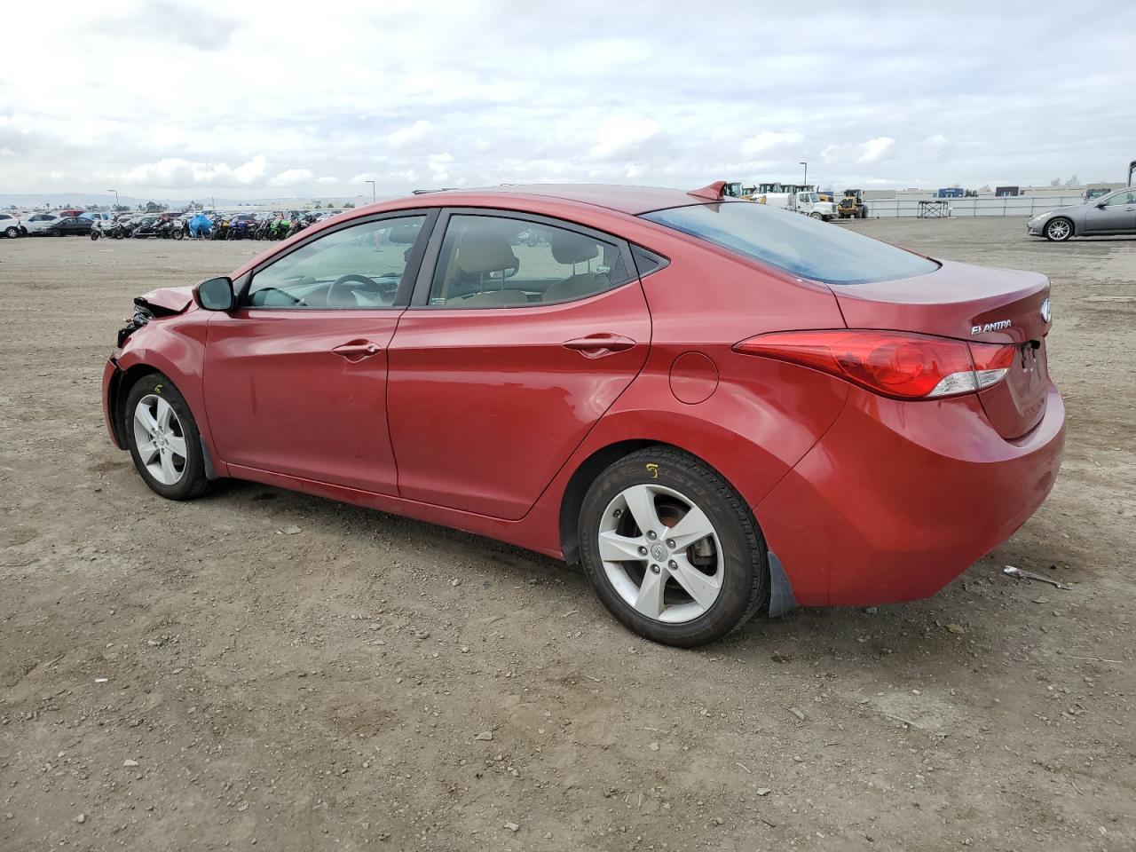 2013 HYUNDAI ELANTRA GL - Image 2