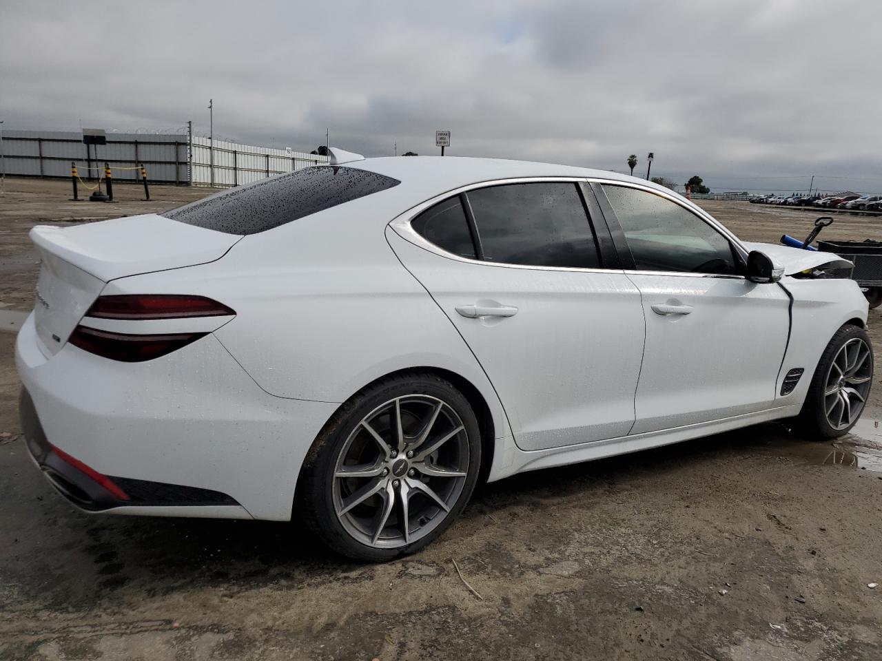 2022 GENESIS G70 BASE - Фото 3