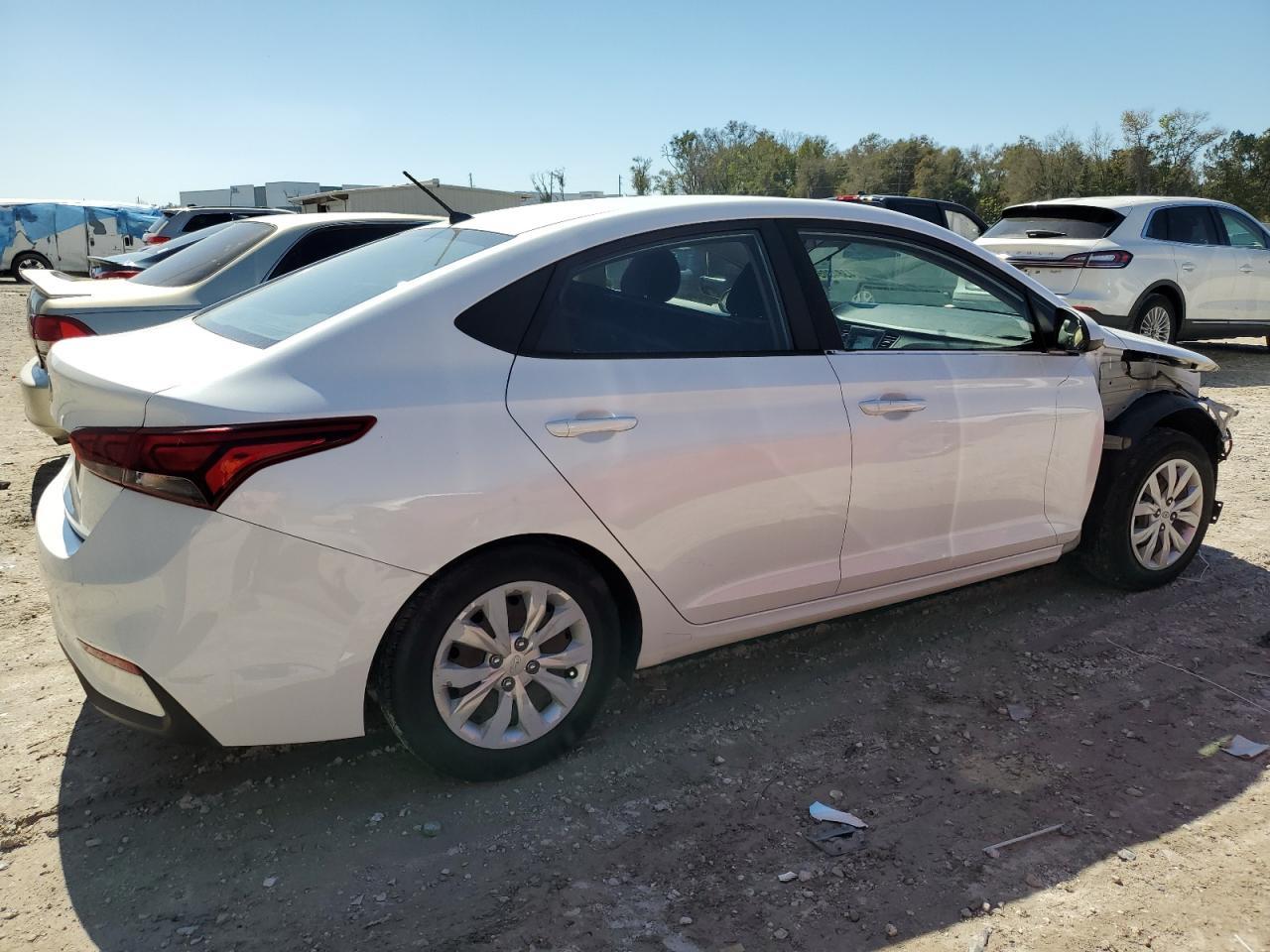 2019 HYUNDAI ACCENT SE - Фото 3