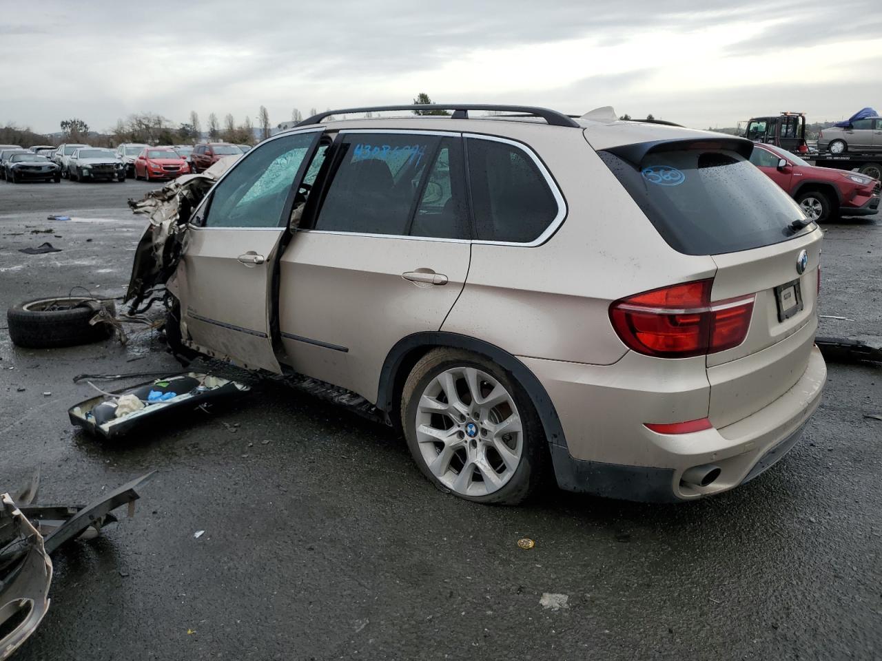 2013 BMW X5 XDRIVE3 - Image 2