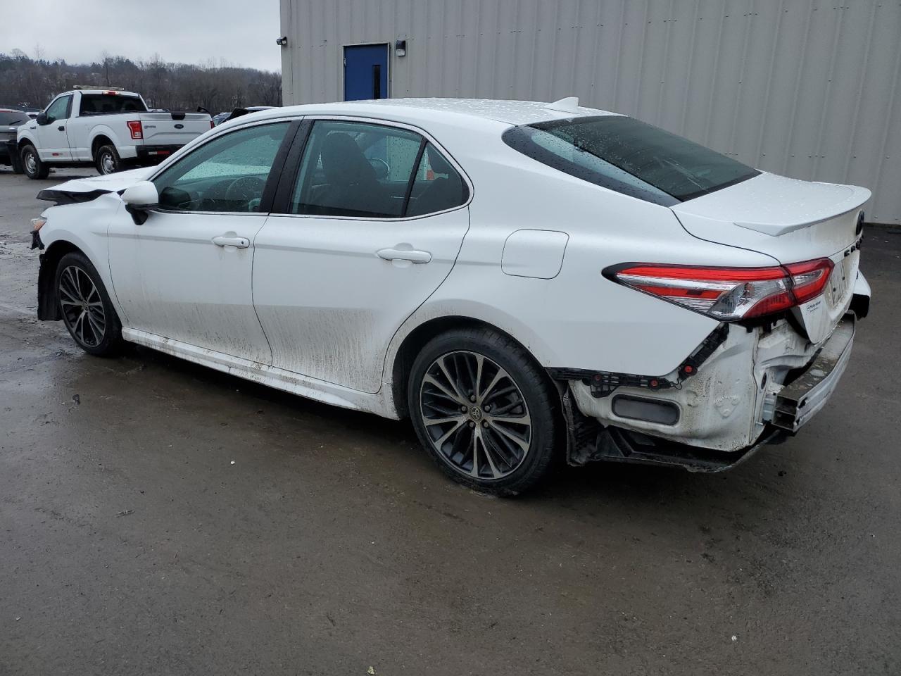 2020 TOYOTA CAMRY SE - Image 2