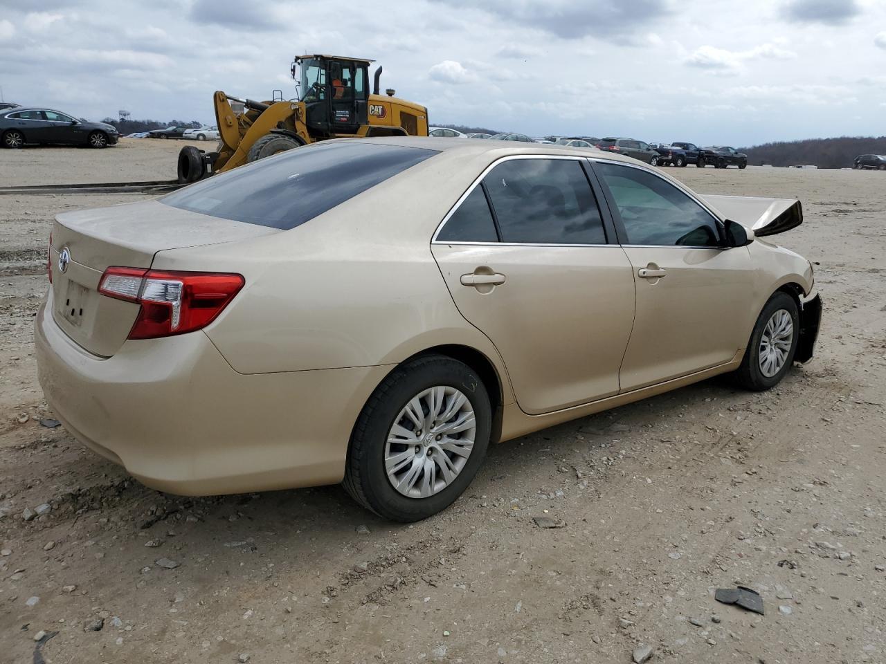 2012 TOYOTA CAMRY BASE - Фото 3