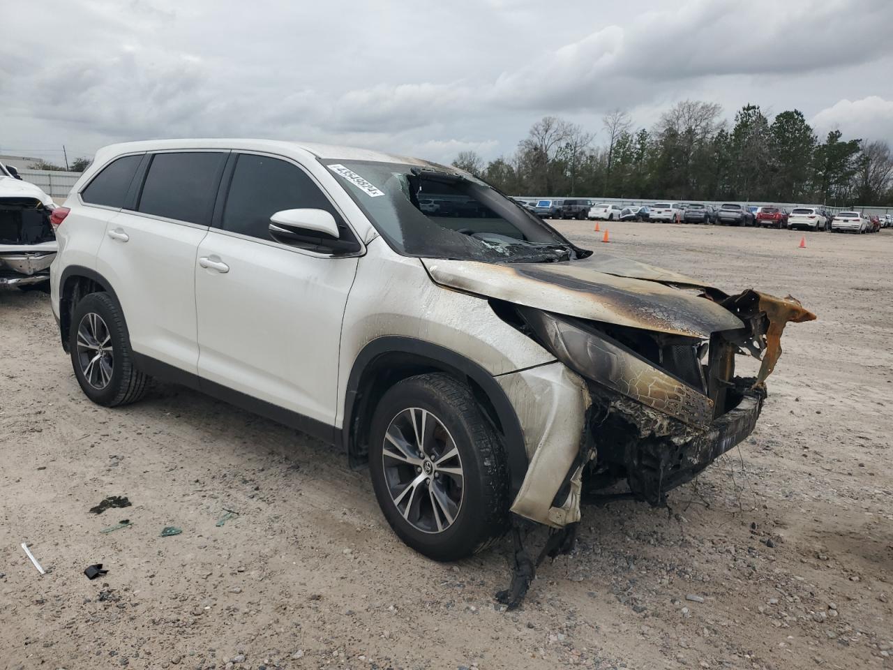 2019 TOYOTA HIGHLANDER - Image 4