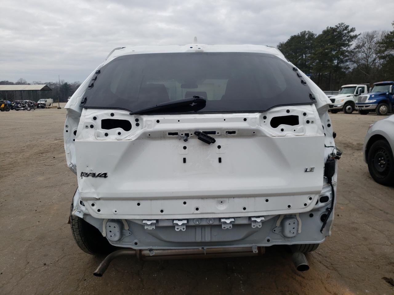 2023 TOYOTA RAV4 LE - Фото 6