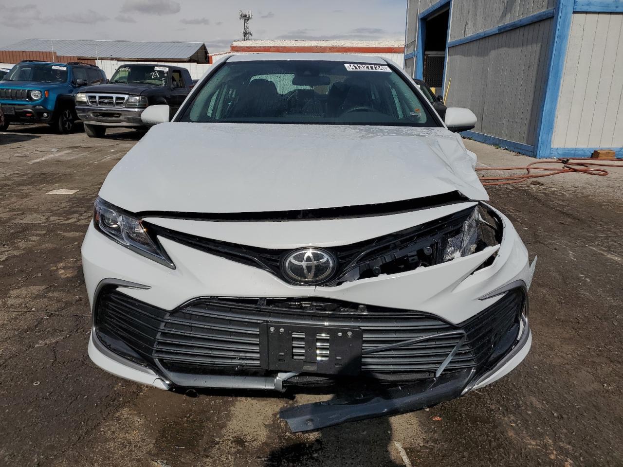 2024 TOYOTA CAMRY LE - Фото 5
