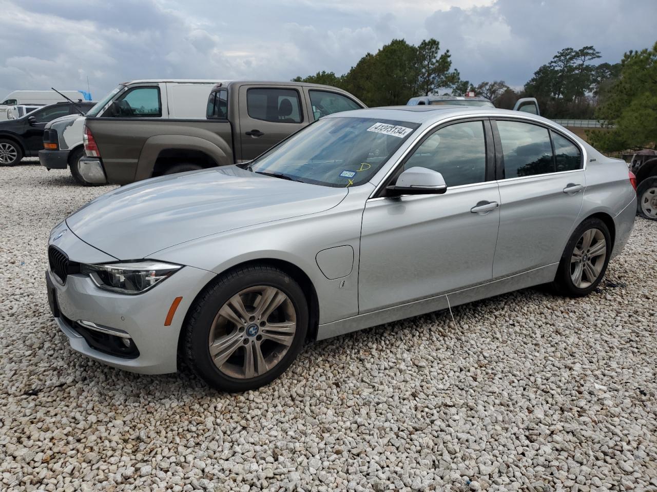 2018 BMW 330E car image