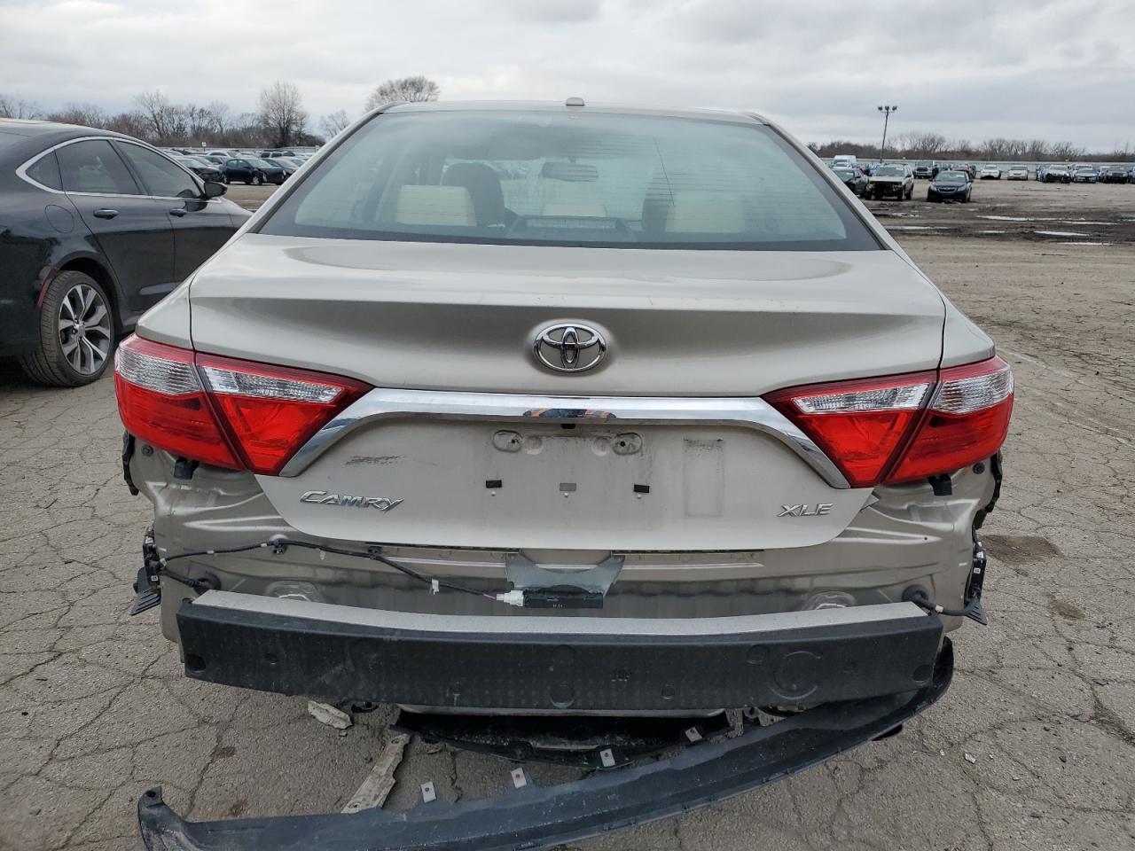 2017 TOYOTA CAMRY LE - Фото 6