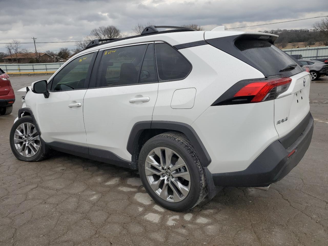 2019 TOYOTA RAV4 XLE P - Фото 2