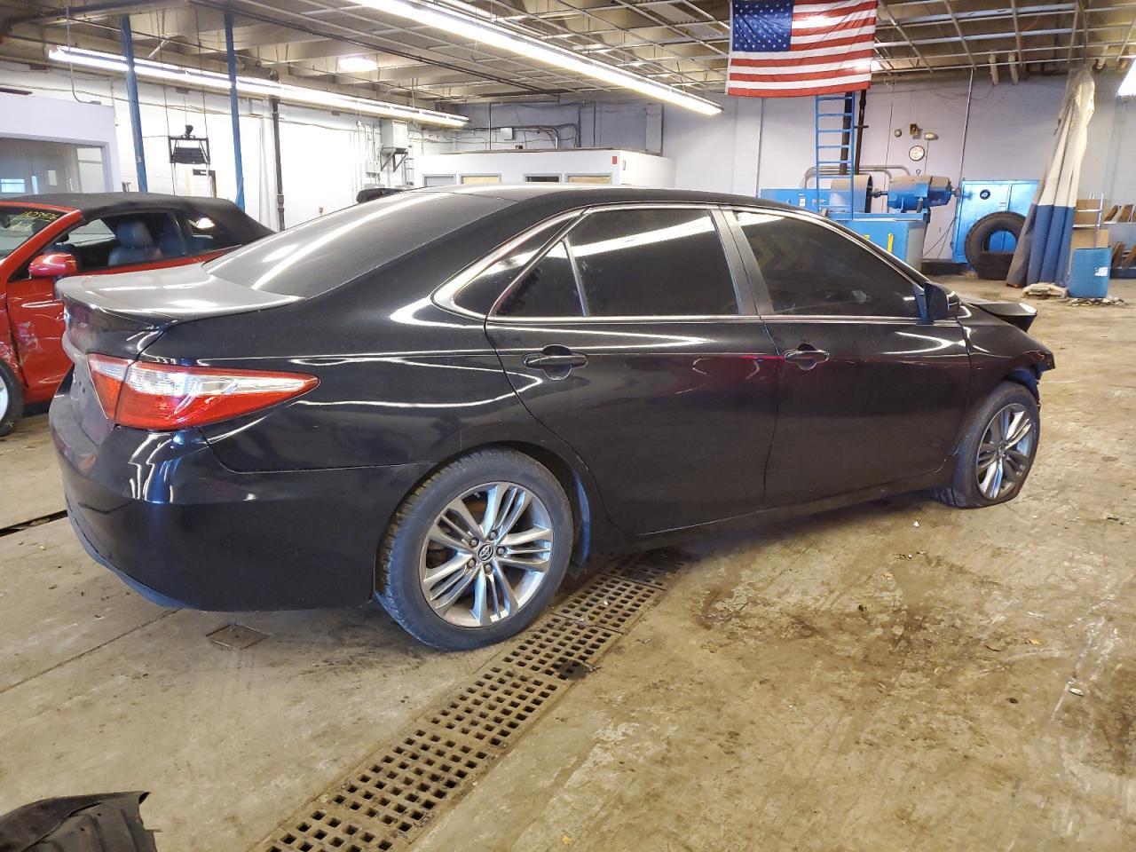 2016 TOYOTA CAMRY LE - Фото 3