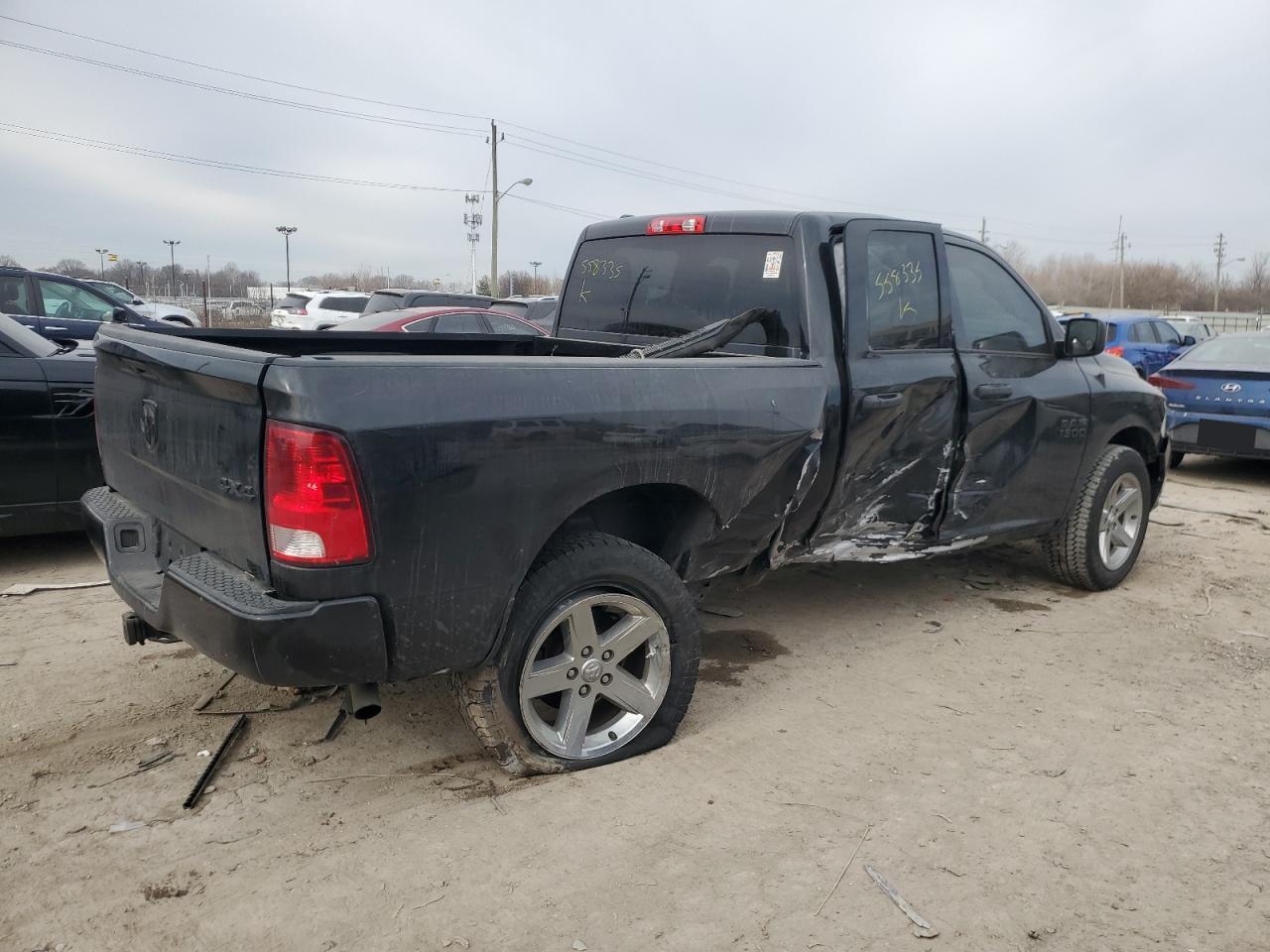 2017 RAM 1500 ST - Фото 3