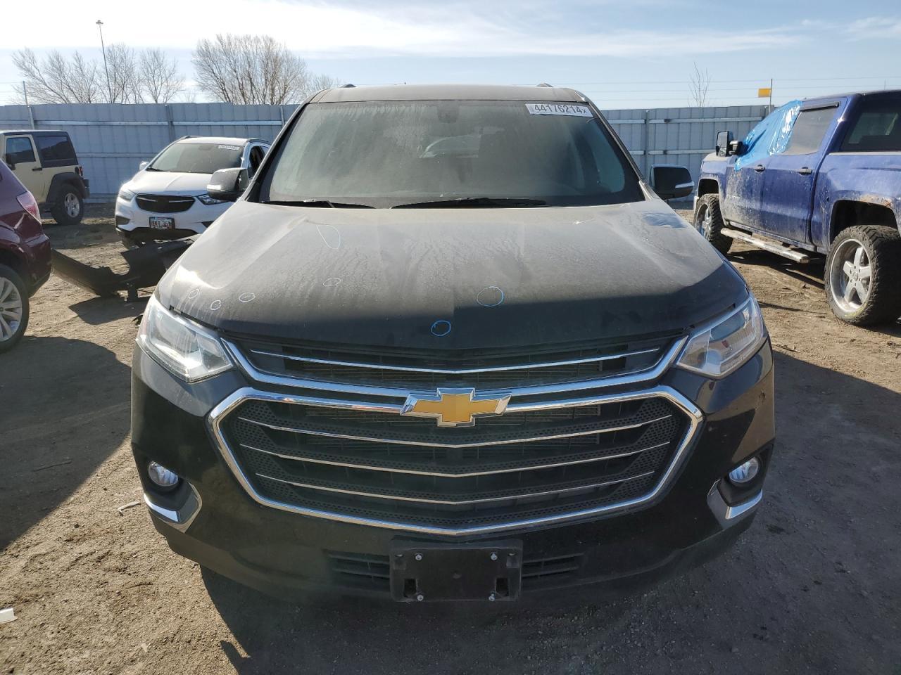 2021 CHEVROLET TRAVERSE L - Фото 5