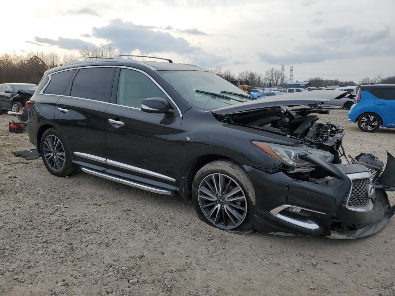2019 INFINITI QX60 LUXE - Image 4