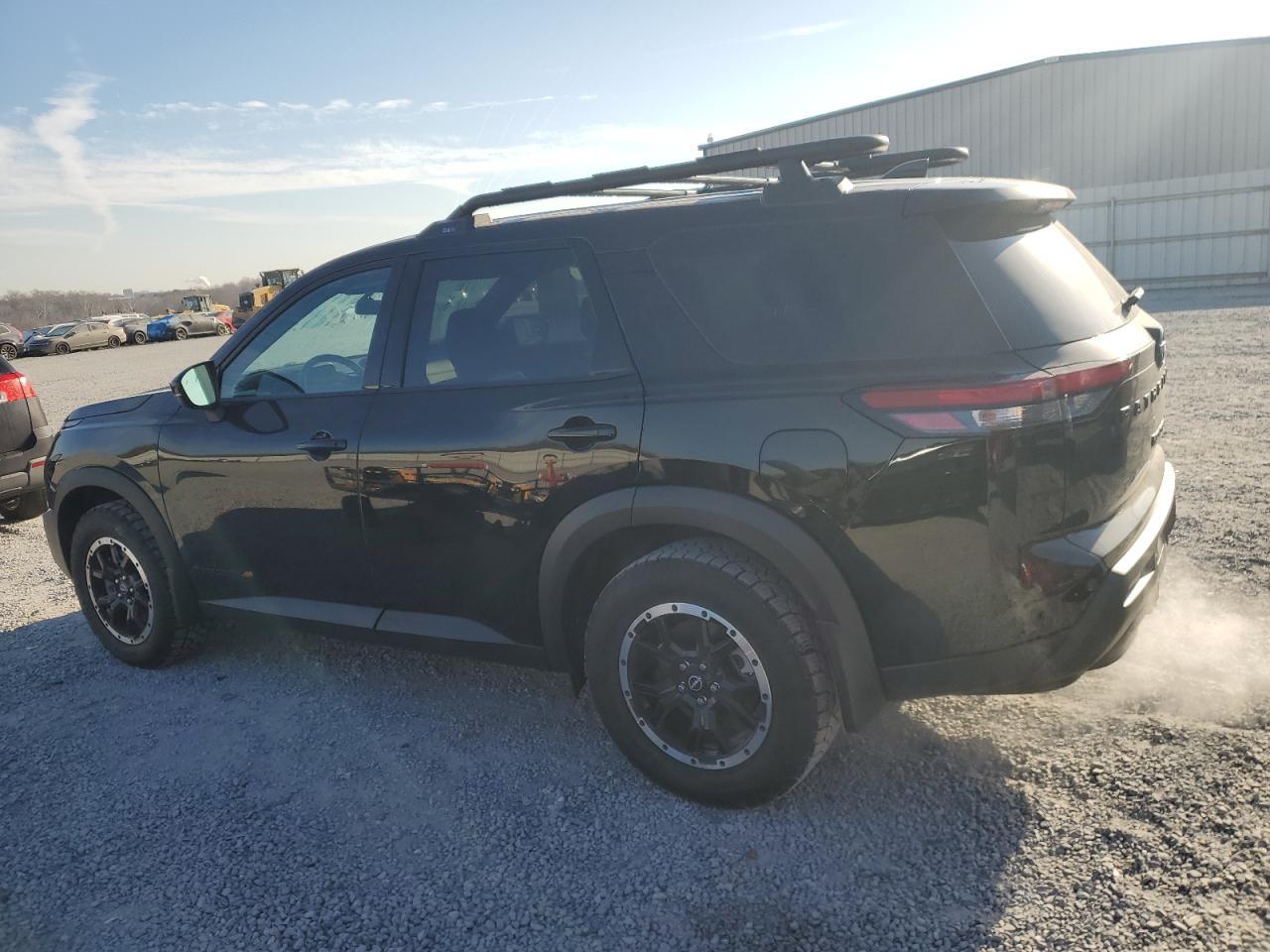 2023 NISSAN PATHFINDER - Фото 2