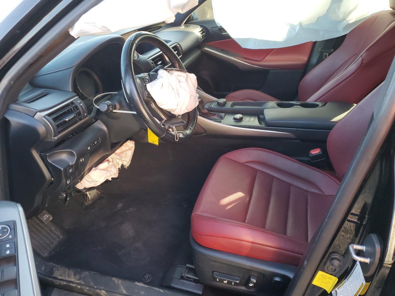 2017 LEXUS IS 200T - Фото 7