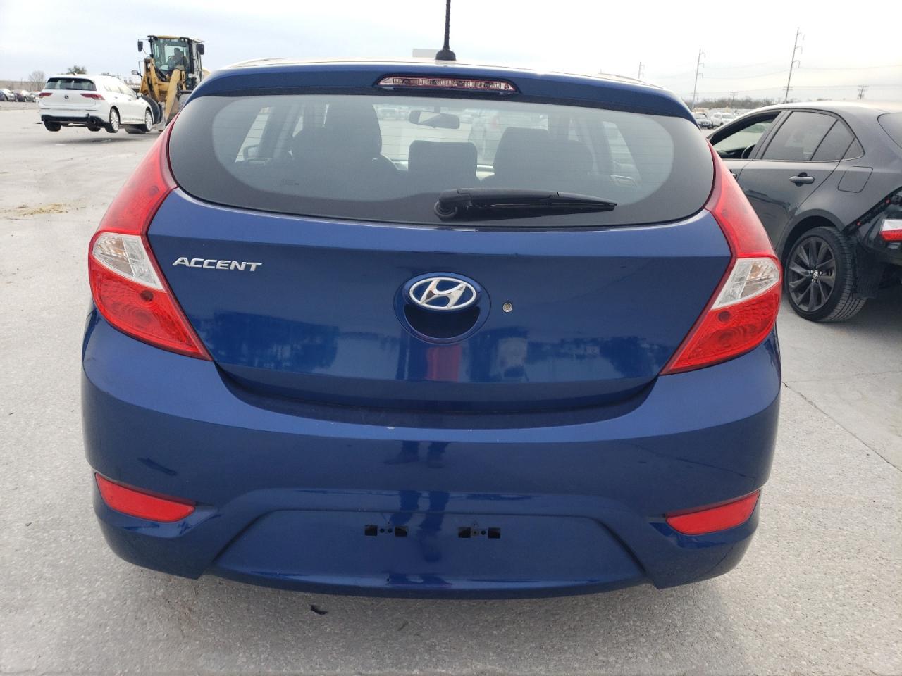 2016 HYUNDAI ACCENT SE - Фото 6