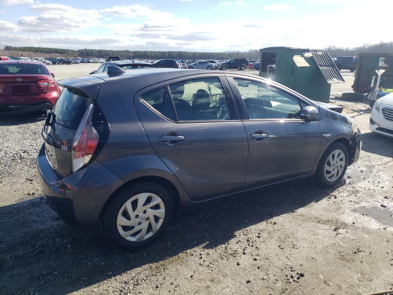 2015 TOYOTA PRIUS C - Image 3