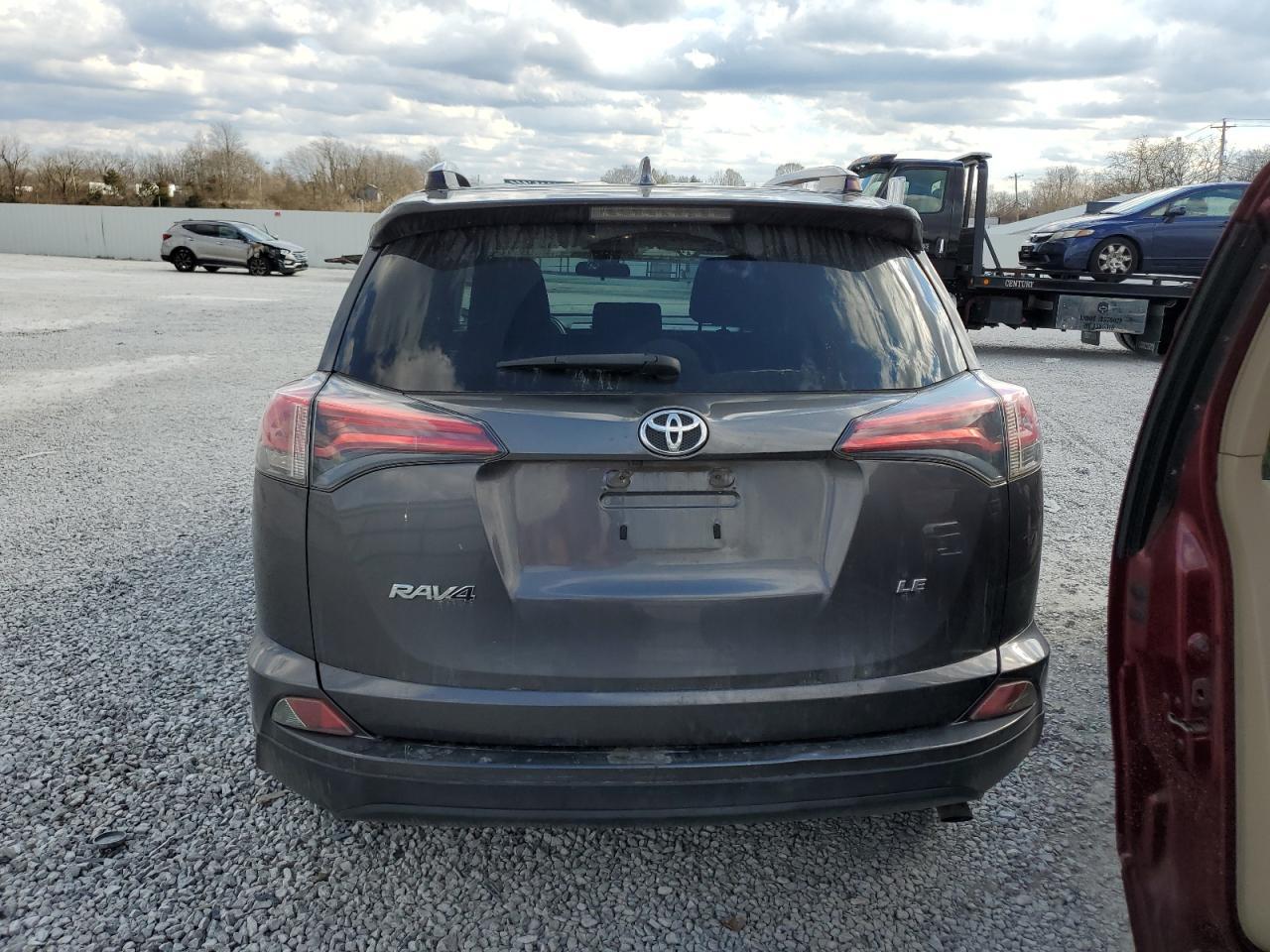 2017 TOYOTA RAV4 LE - Image 6