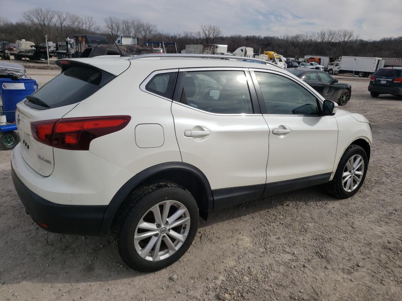 2017 NISSAN ROGUE SPOR - Фото 3