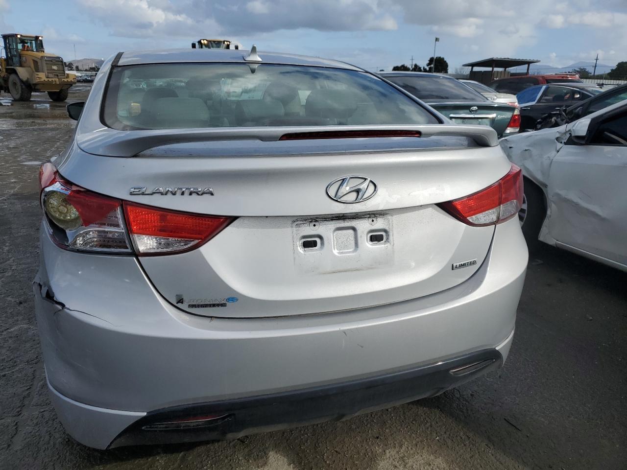 2013 HYUNDAI ELANTRA GL - Image 6