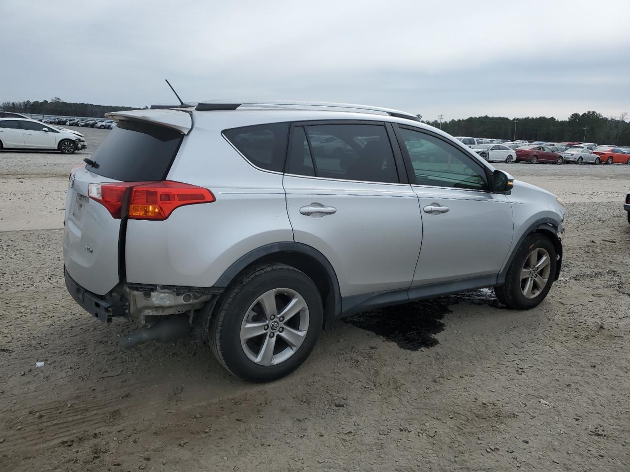 2015 TOYOTA RAV4 XLE - Image 3