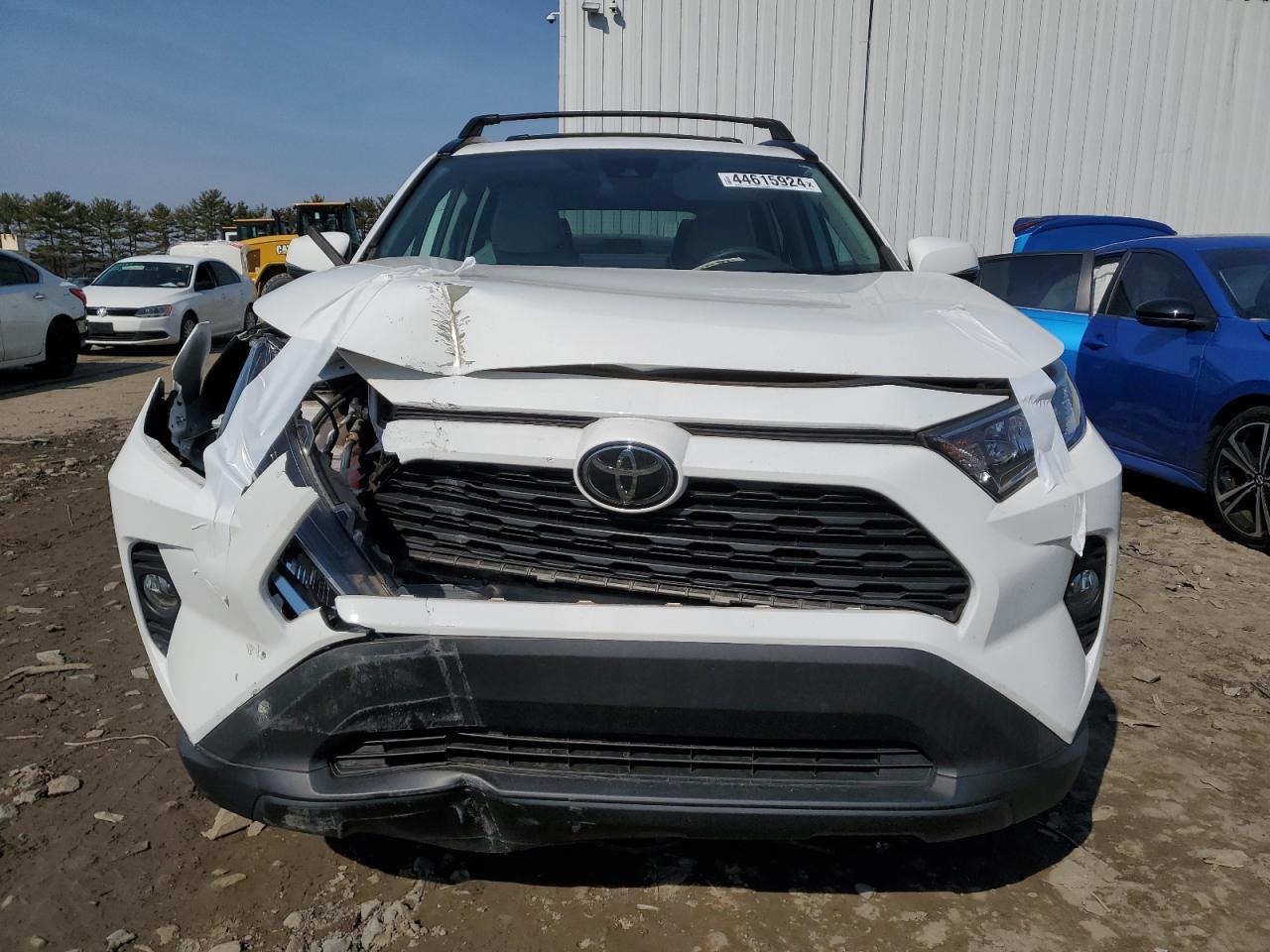 2020 TOYOTA RAV4 XLE - Image 5