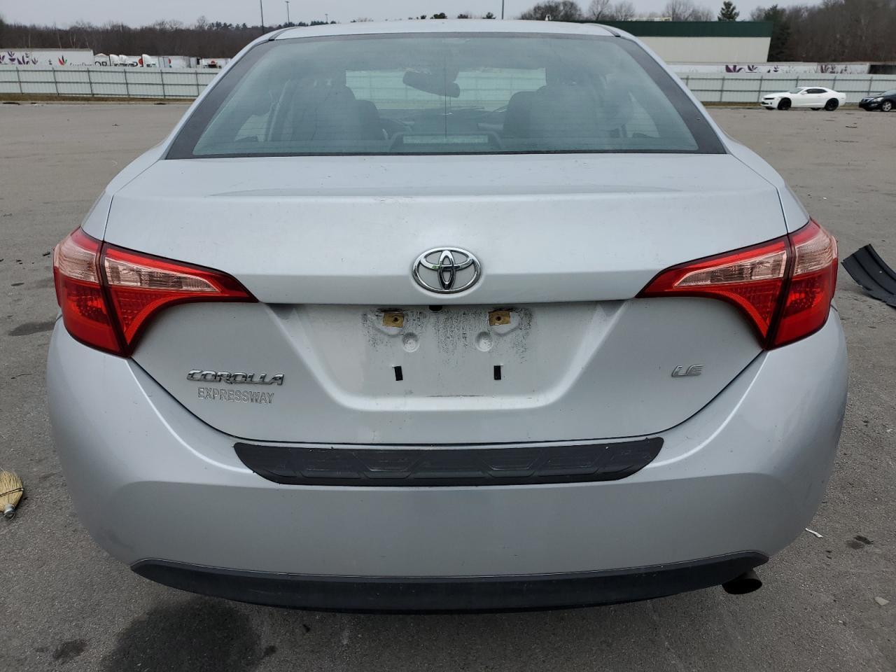 2018 TOYOTA COROLLA L - Image 6