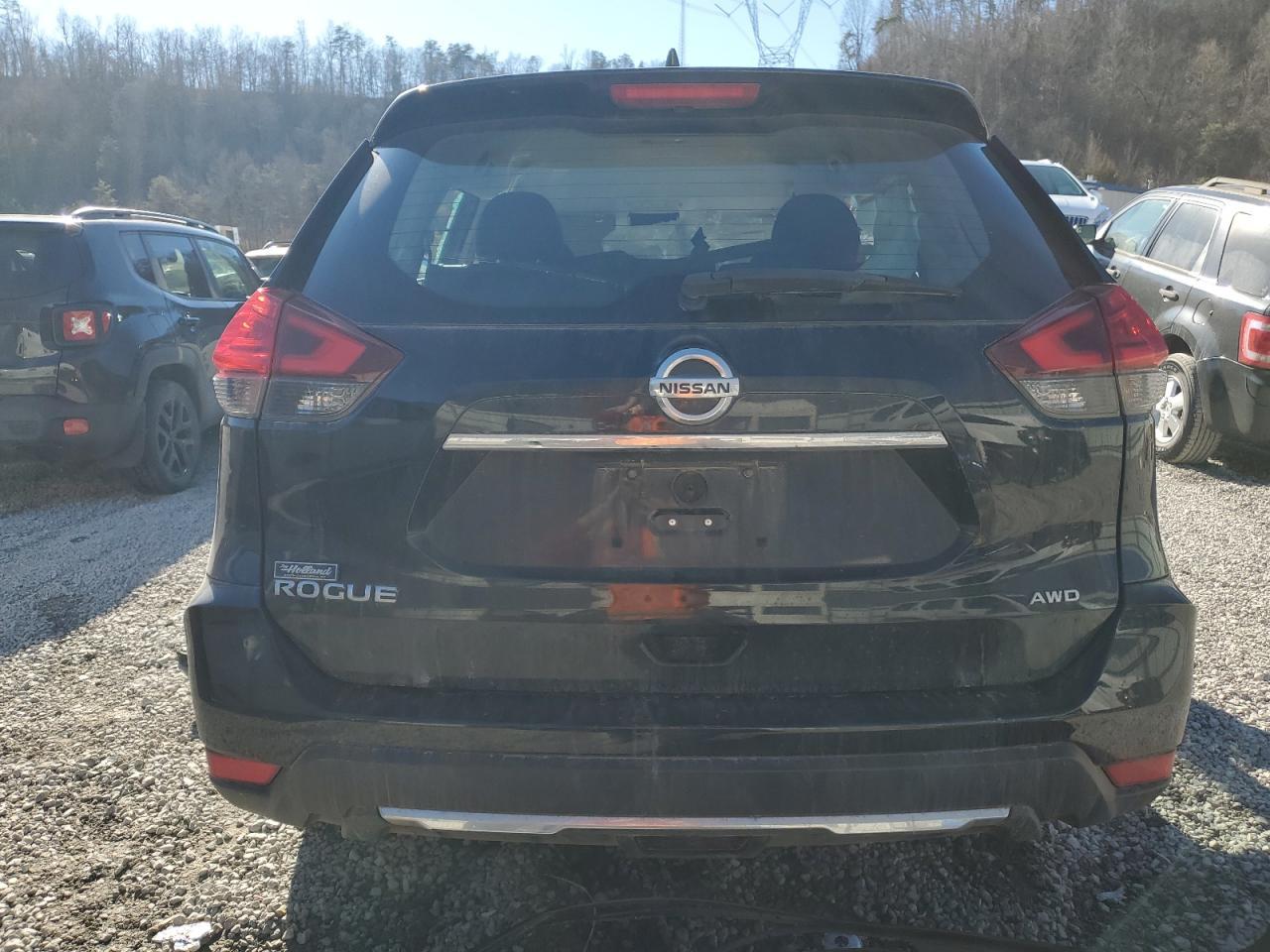2017 NISSAN ROGUE SV - Image 6