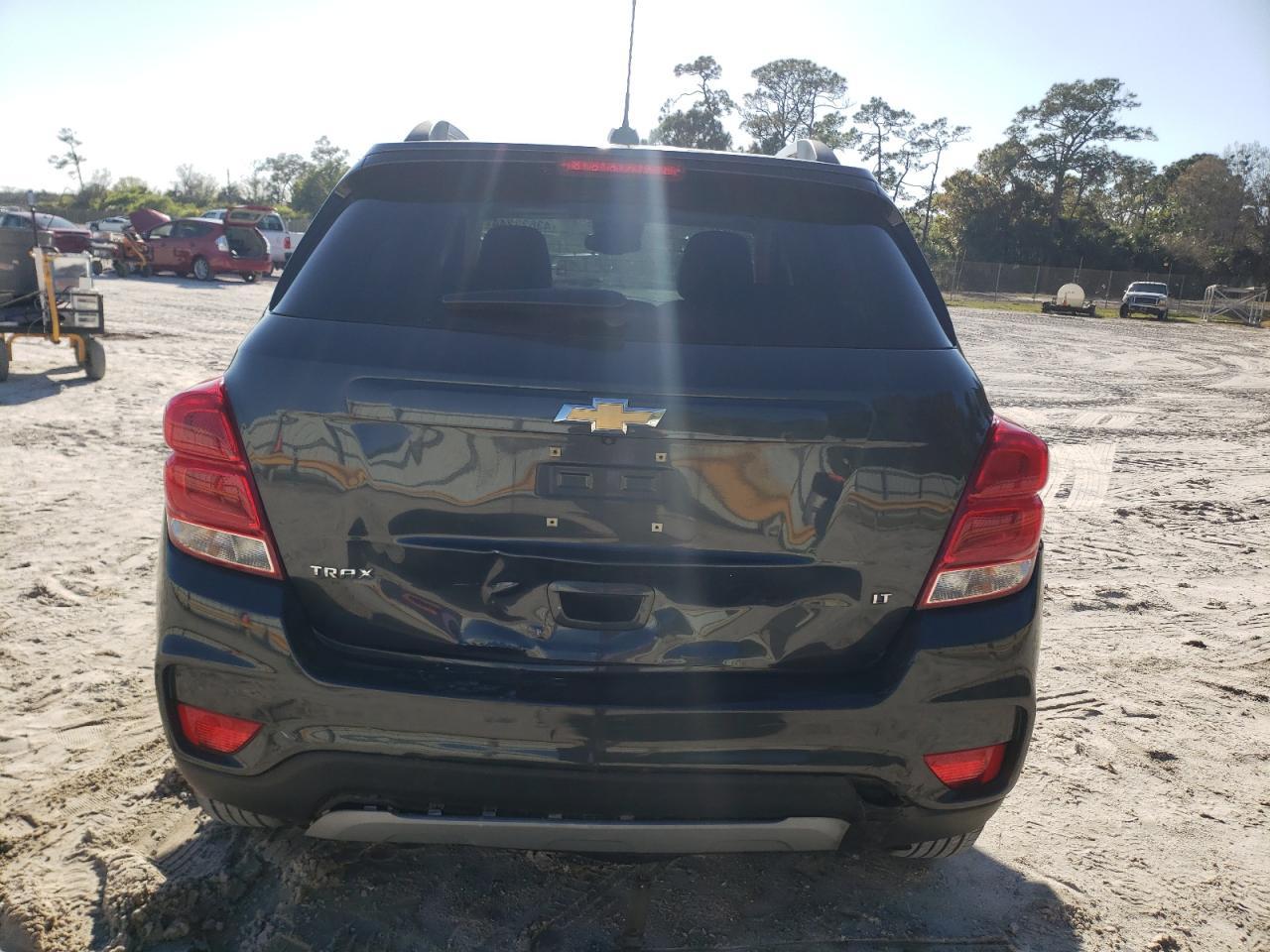 2018 CHEVROLET TRAX 1LT - Фото 6