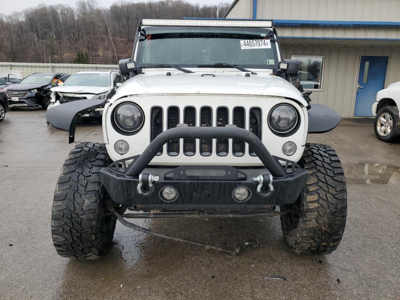 2015 JEEP WRANGLER U - Фото 5