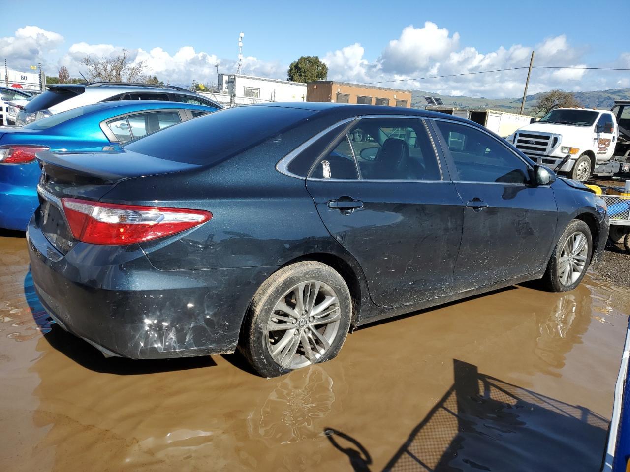 2015 TOYOTA CAMRY LE - Фото 3