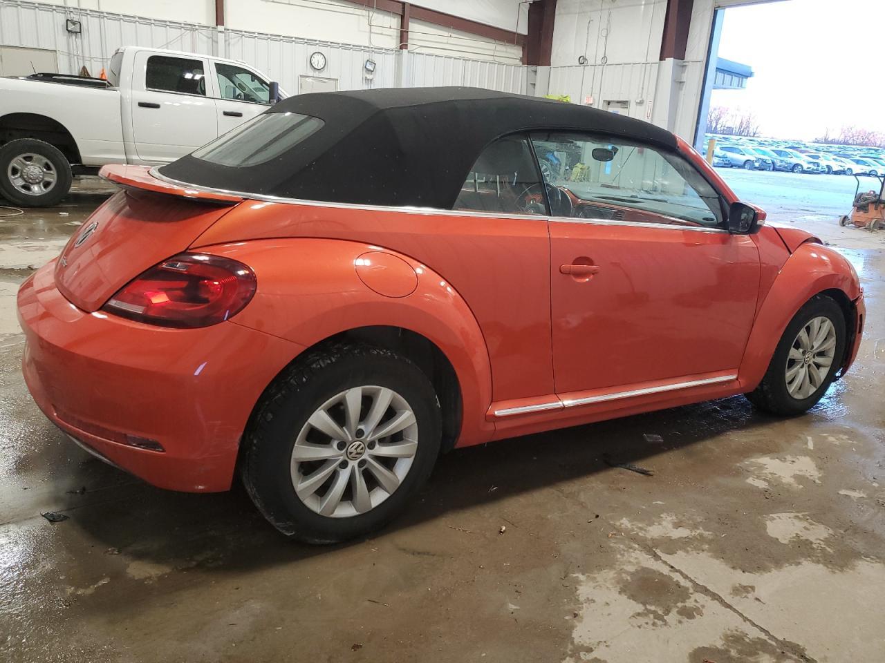 2019 VOLKSWAGEN BEETLE S - Image 3
