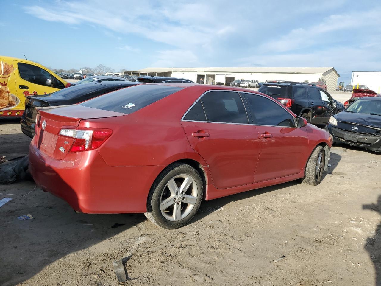 2013 TOYOTA CAMRY L - Фото 3