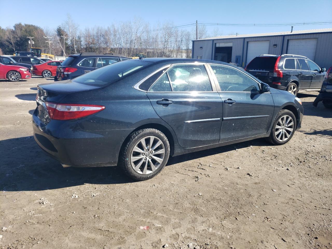 2016 TOYOTA CAMRY LE - Фото 3
