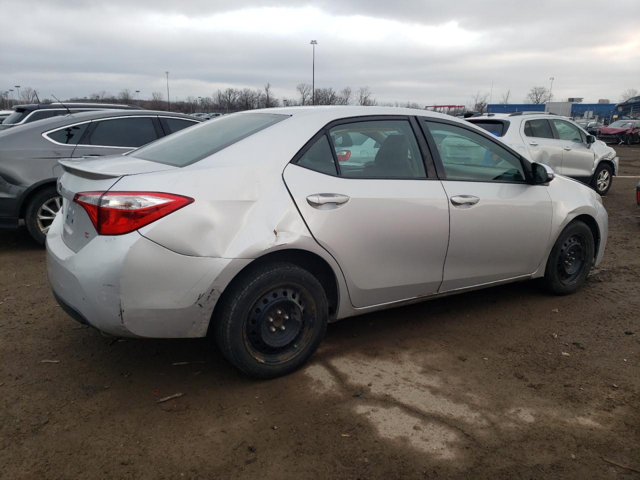 2015 TOYOTA COROLLA L - Фото 3