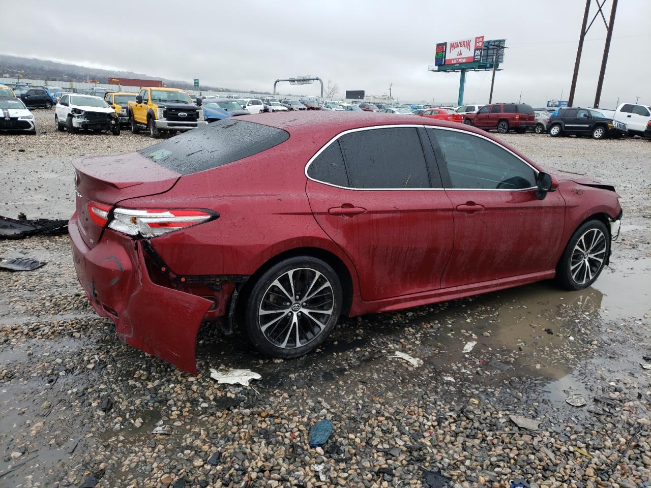 2018 TOYOTA CAMRY L - Фото 3