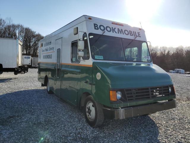 2003 Freightliner Chassis M Line Walk-In Van - Фото 4