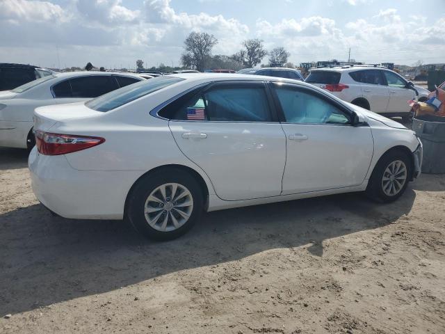 2016 Toyota Camry Le - Фото 3